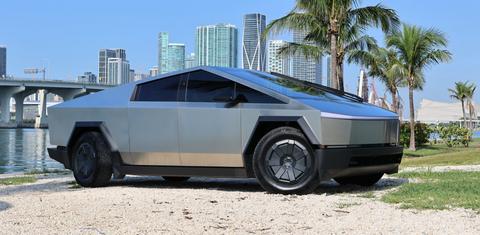Tesla Cybertruck 2025