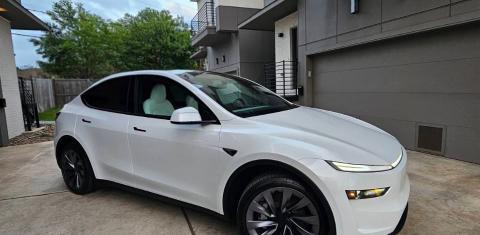 Tesla Model Y 2026