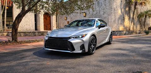 Lexus IS 2026