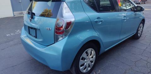 Toyota Prius c 2014