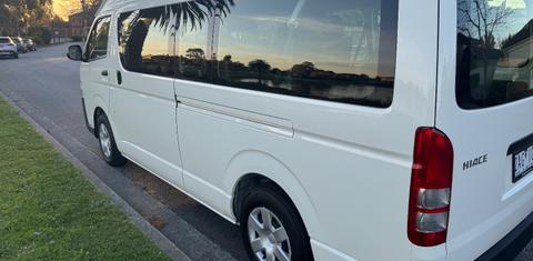 Toyota HIACE 2015