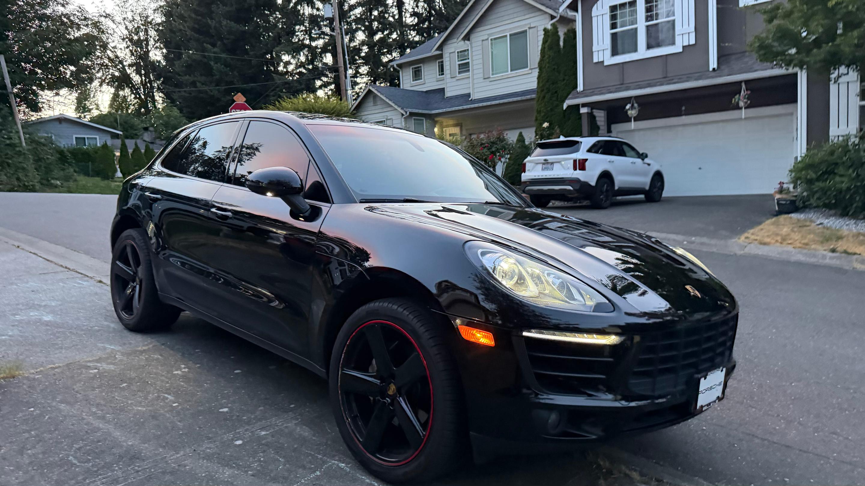 Porsche Macan 2015 in Auburn, WA