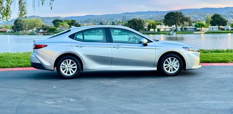 Toyota Camry Hybrid 2026