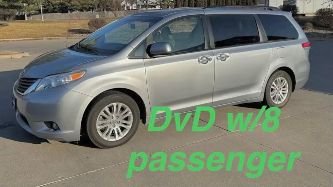 Toyota Sienna 2013 in West Des Moines, IA