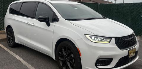 Chrysler Pacifica 2023
