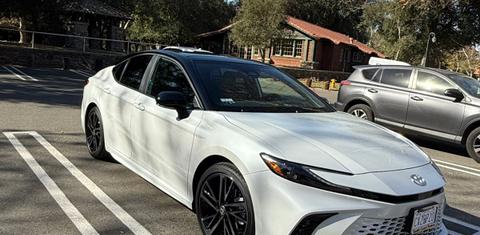 Toyota Camry Hybrid 2025