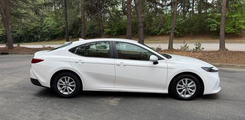 Toyota Camry Hybrid 2025
