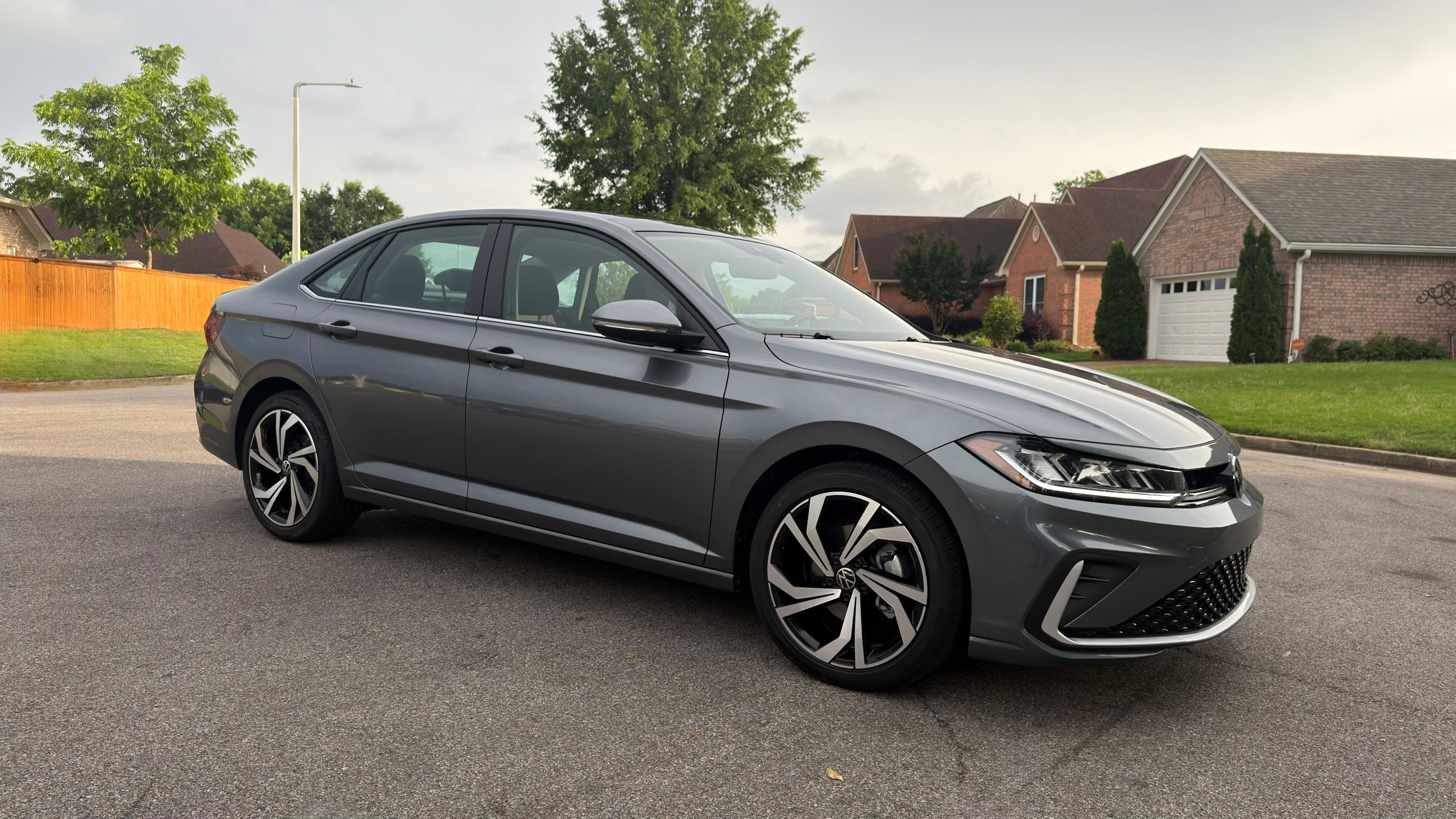 Volkswagen Jetta 2025 in Memphis, TN