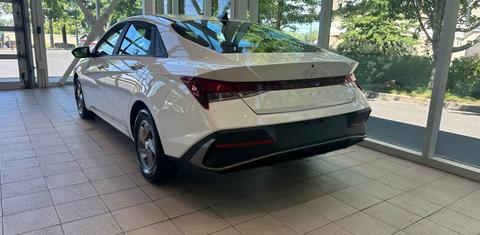 Hyundai Elantra 2024