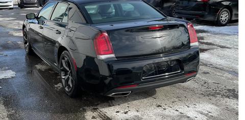 Chrysler 300 2023