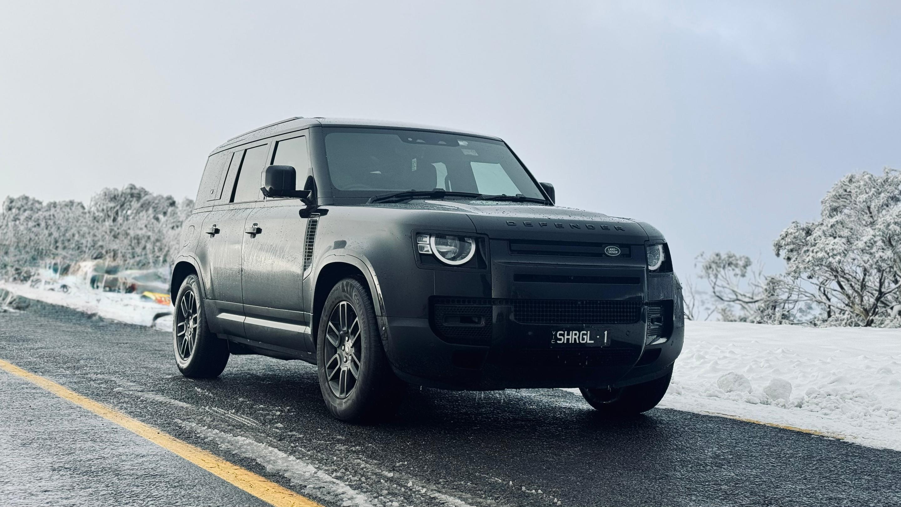 Land Rover DEFENDER 2024 in Aintree