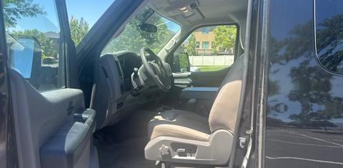 Nissan NV 2016