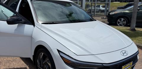Hyundai Elantra 2025