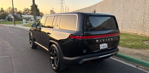 Rivian R1S 2025