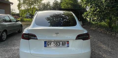 Tesla MODEL Y 2024