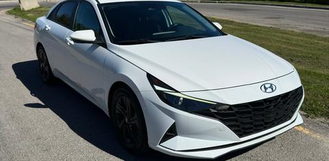 Hyundai Elantra 2022