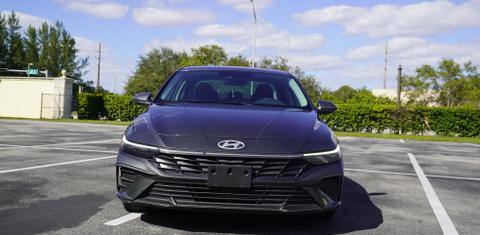 Hyundai Elantra 2024
