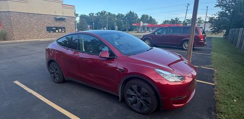 Tesla Model Y 2025