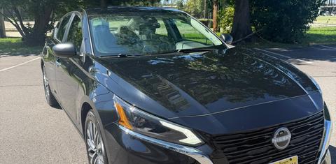 Nissan Altima 2025