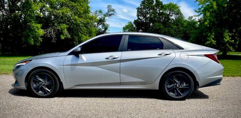 Hyundai Elantra 2022