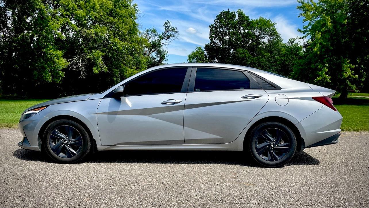 Hyundai Elantra 2022 in Dickinson, ND