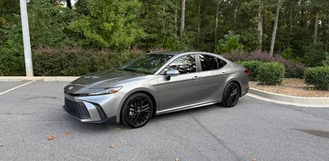 Toyota Camry Hybrid 2025