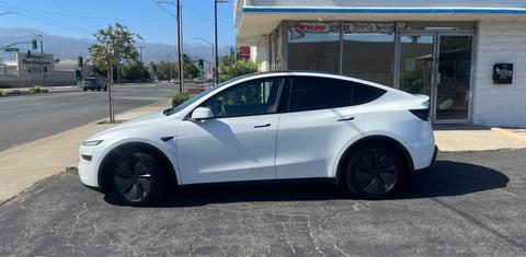 Tesla Model Y 2026