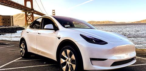 Tesla Model Y 2024