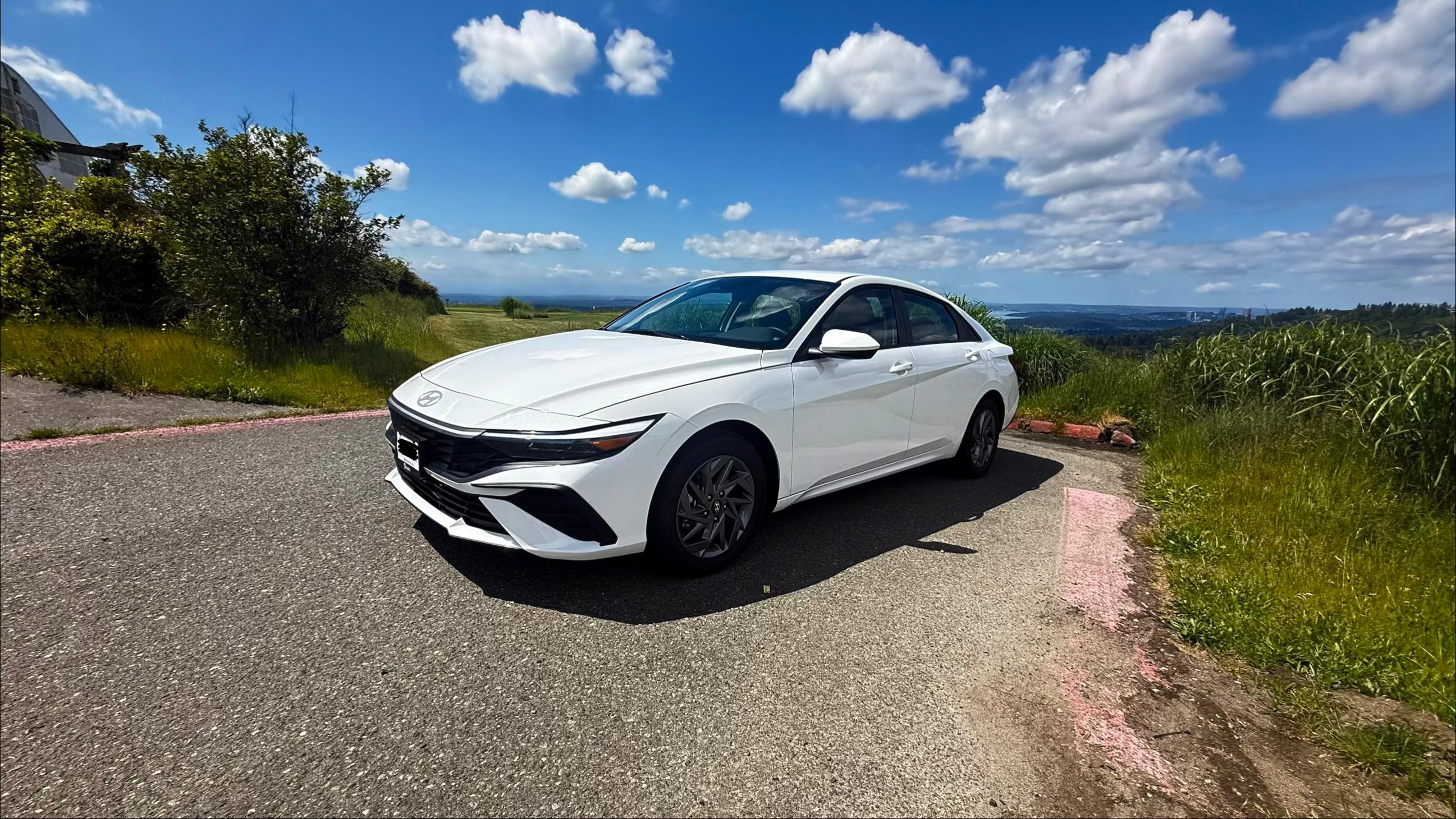 Hyundai Elantra Hybrid 2026 in Bellevue, WA