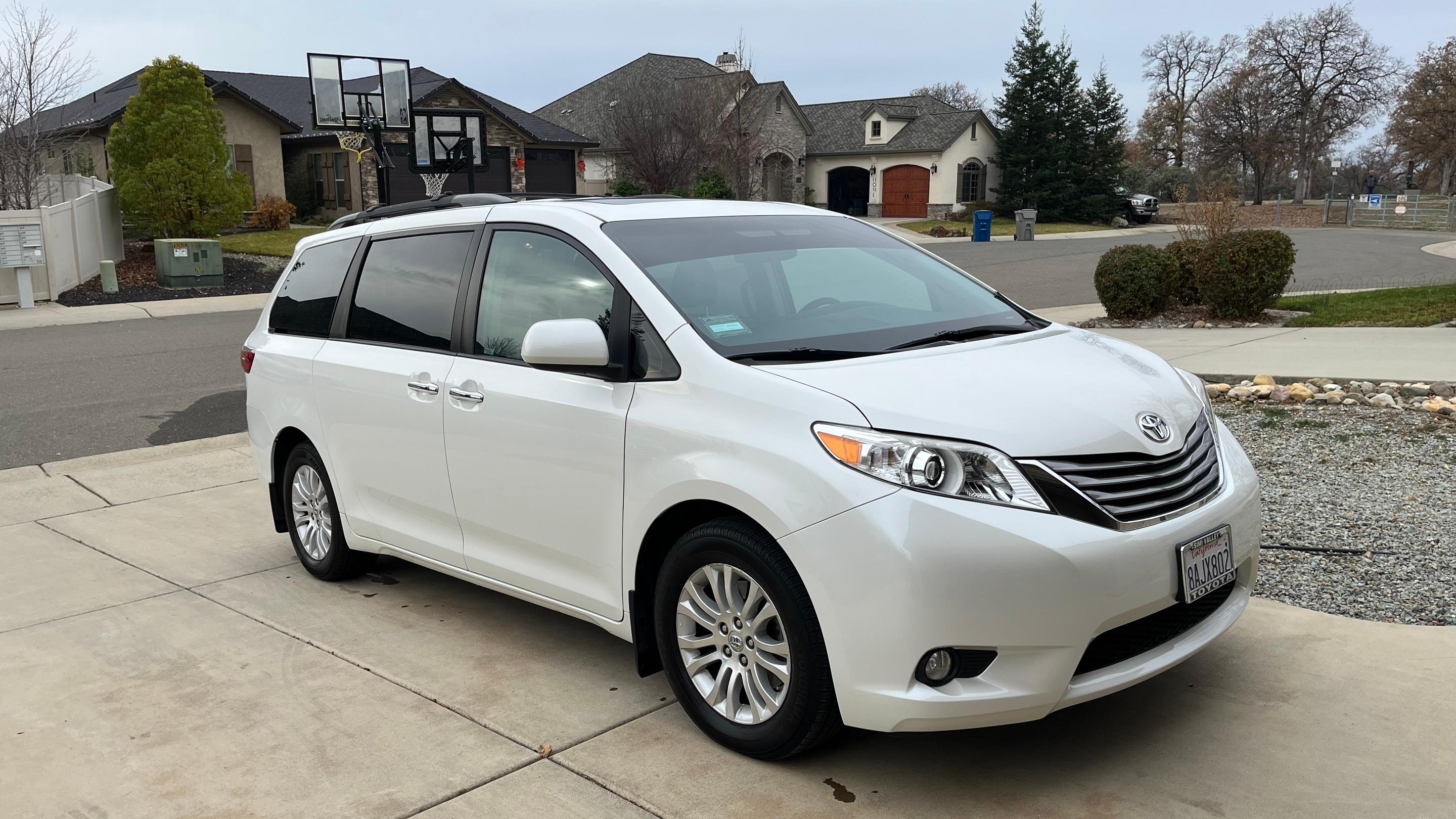 Toyota Sienna 2017 in Redding, CA