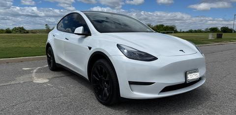 Tesla Model Y 2024