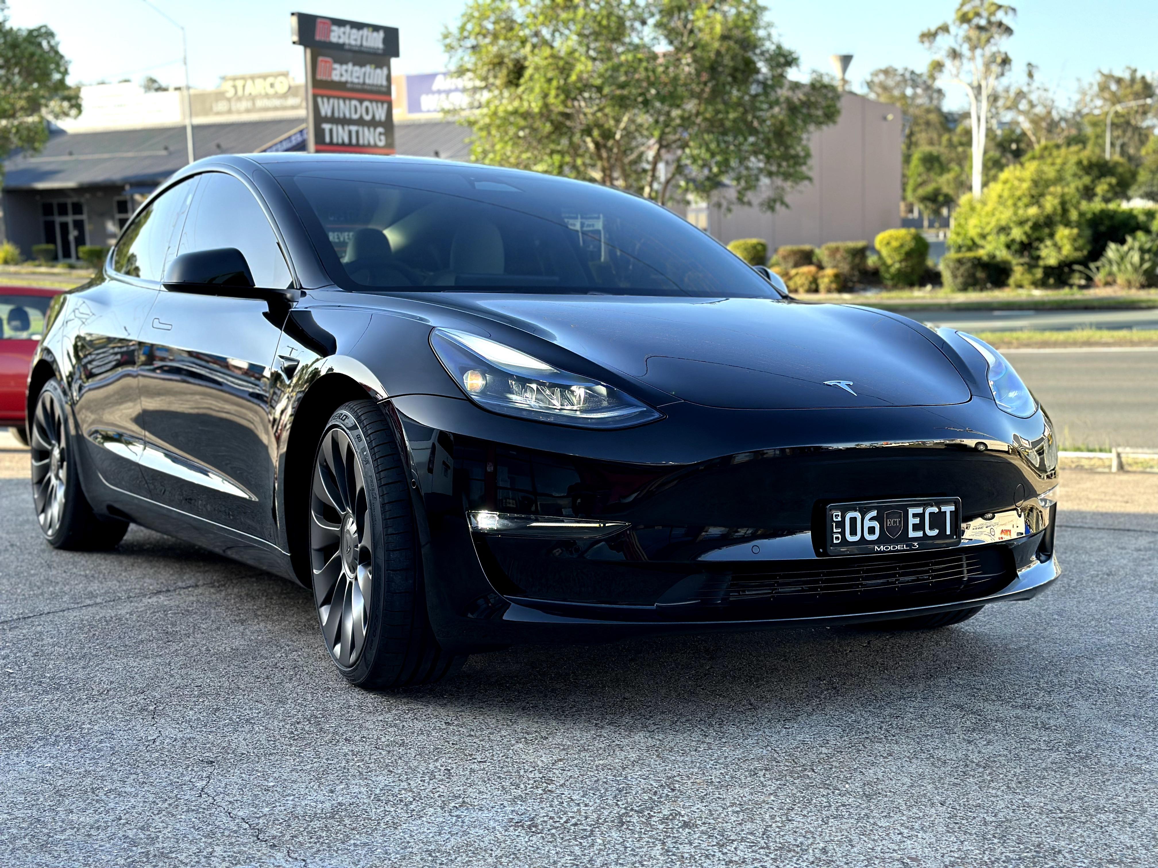Tesla MODEL 3 2022 in 