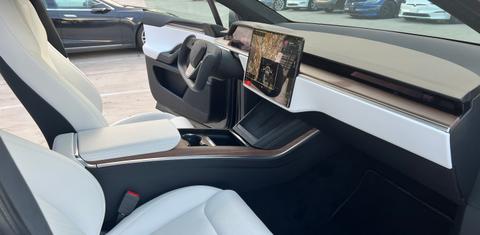 Tesla Model X 2022