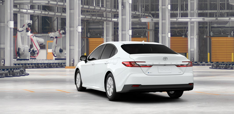 Toyota Camry Hybrid 2026