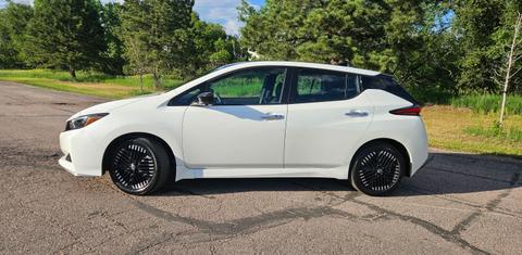 Nissan LEAF 2025