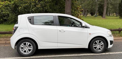 Holden BARINA 2015