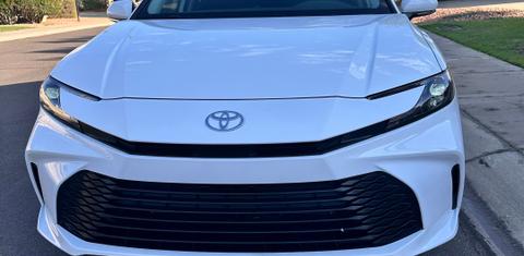 Toyota Camry Hybrid 2025