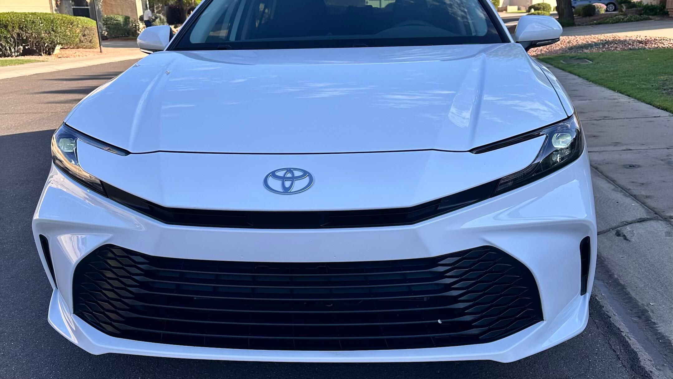 Toyota Camry Hybrid 2025 in Glendale, AZ