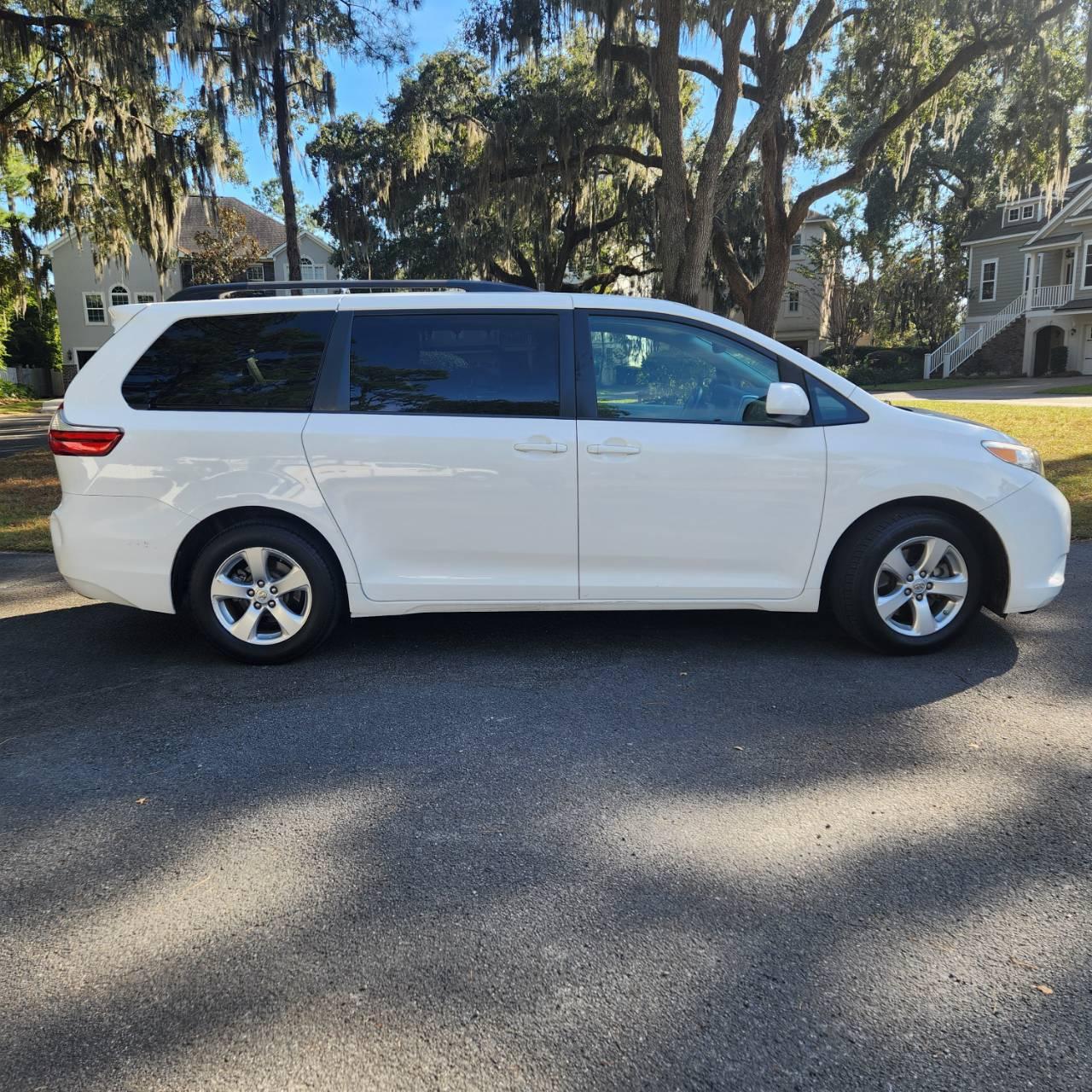Toyota Sienna 2017 in Savannah, GA