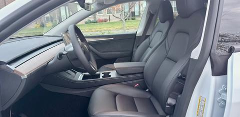Tesla Model Y 2025