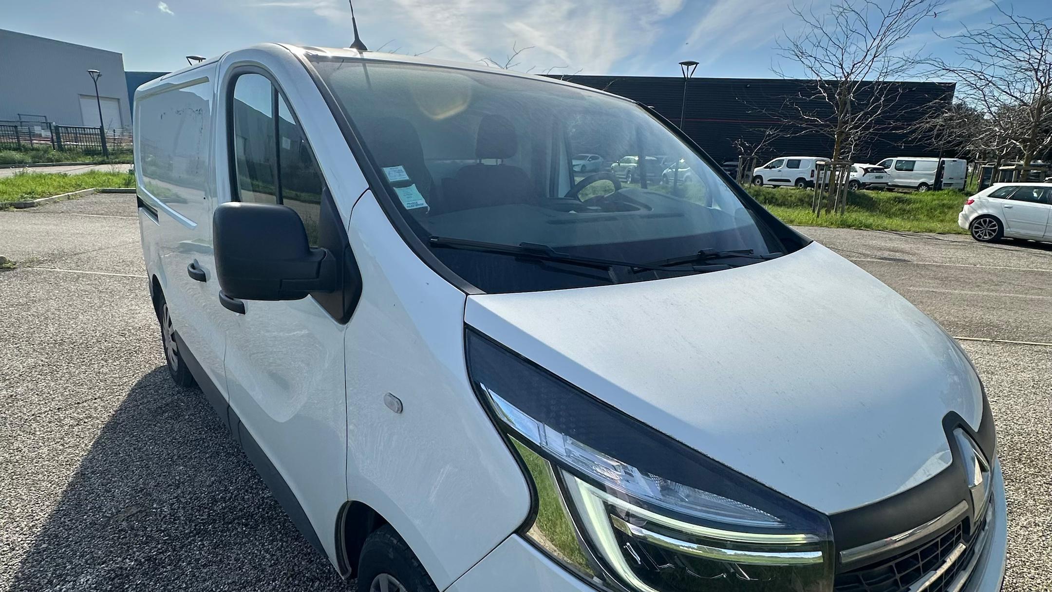 Renault TRAFIC III 2022 à Clermont-Ferrand