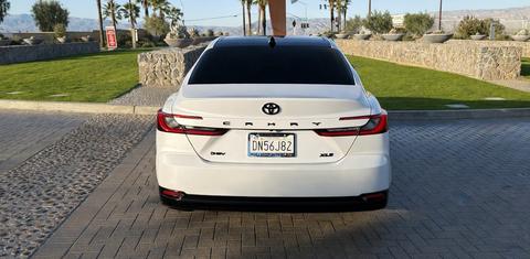 Toyota Camry Hybrid 2026