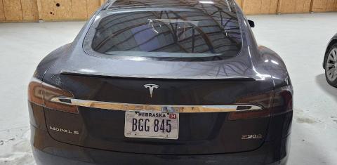 Tesla Model S 2015