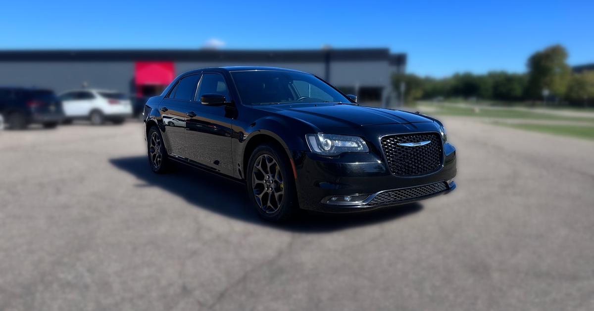 Chrysler 300 2015 rental in Troy, MI by Lads Motors . Turo