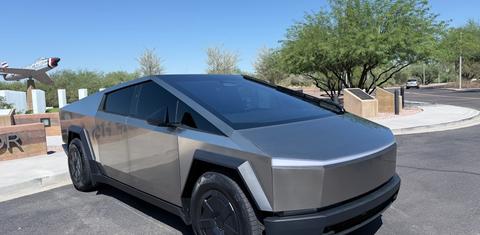 Tesla Cybertruck 2025