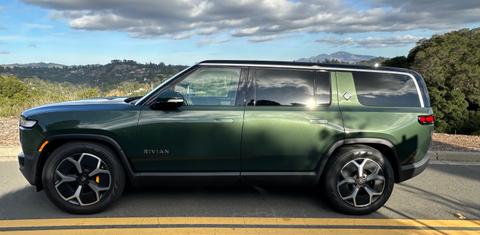 Rivian R1S 2023