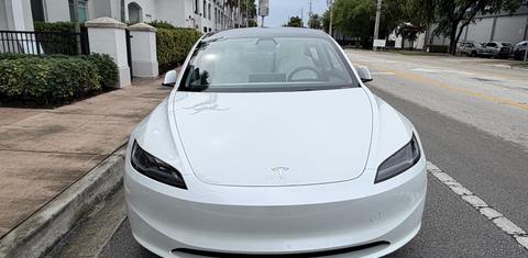 Tesla Model 3 2024