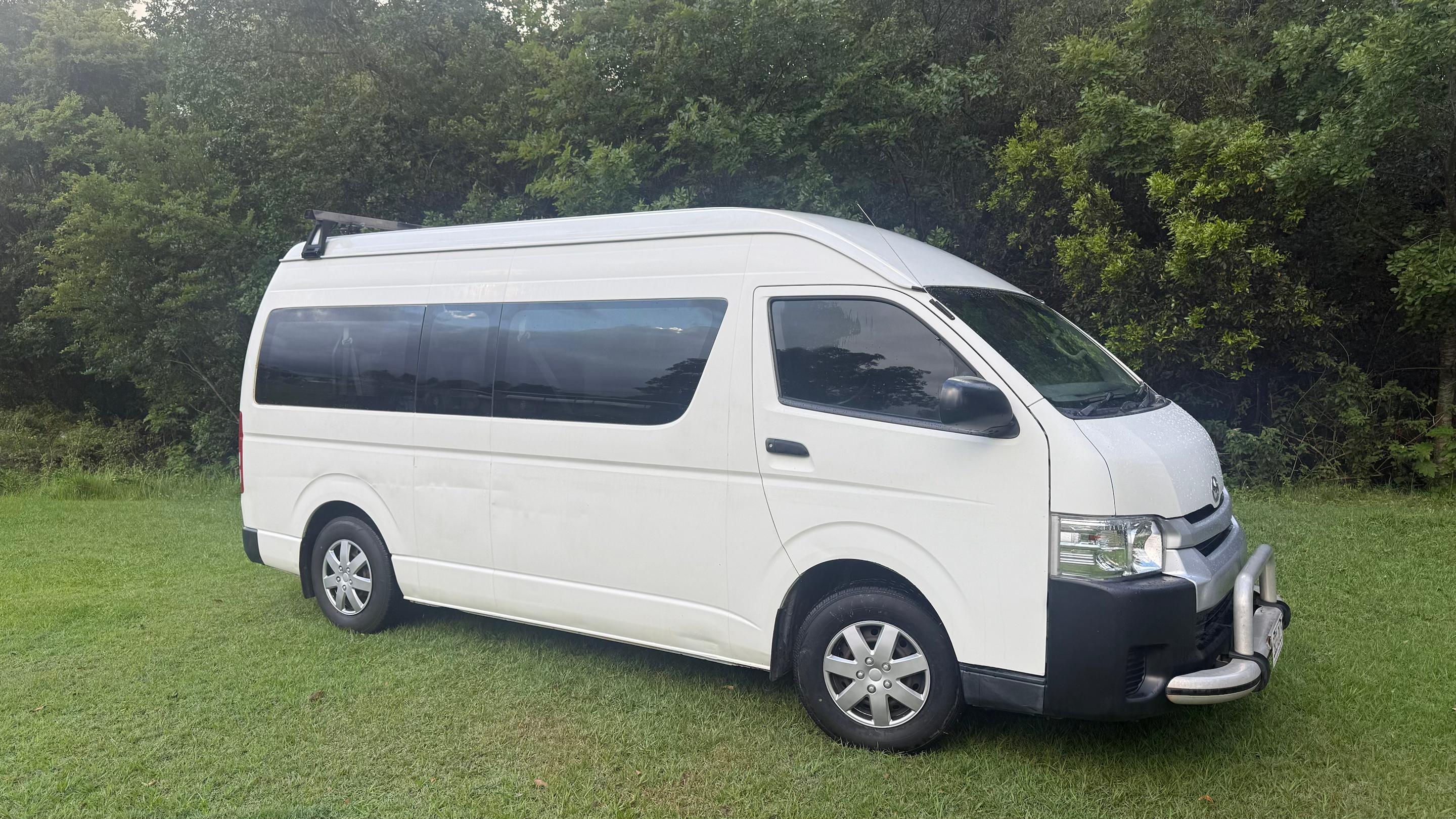 Toyota HIACE 2015 in 