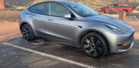 Tesla Model Y 2025