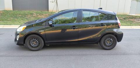 Toyota Prius c 2016